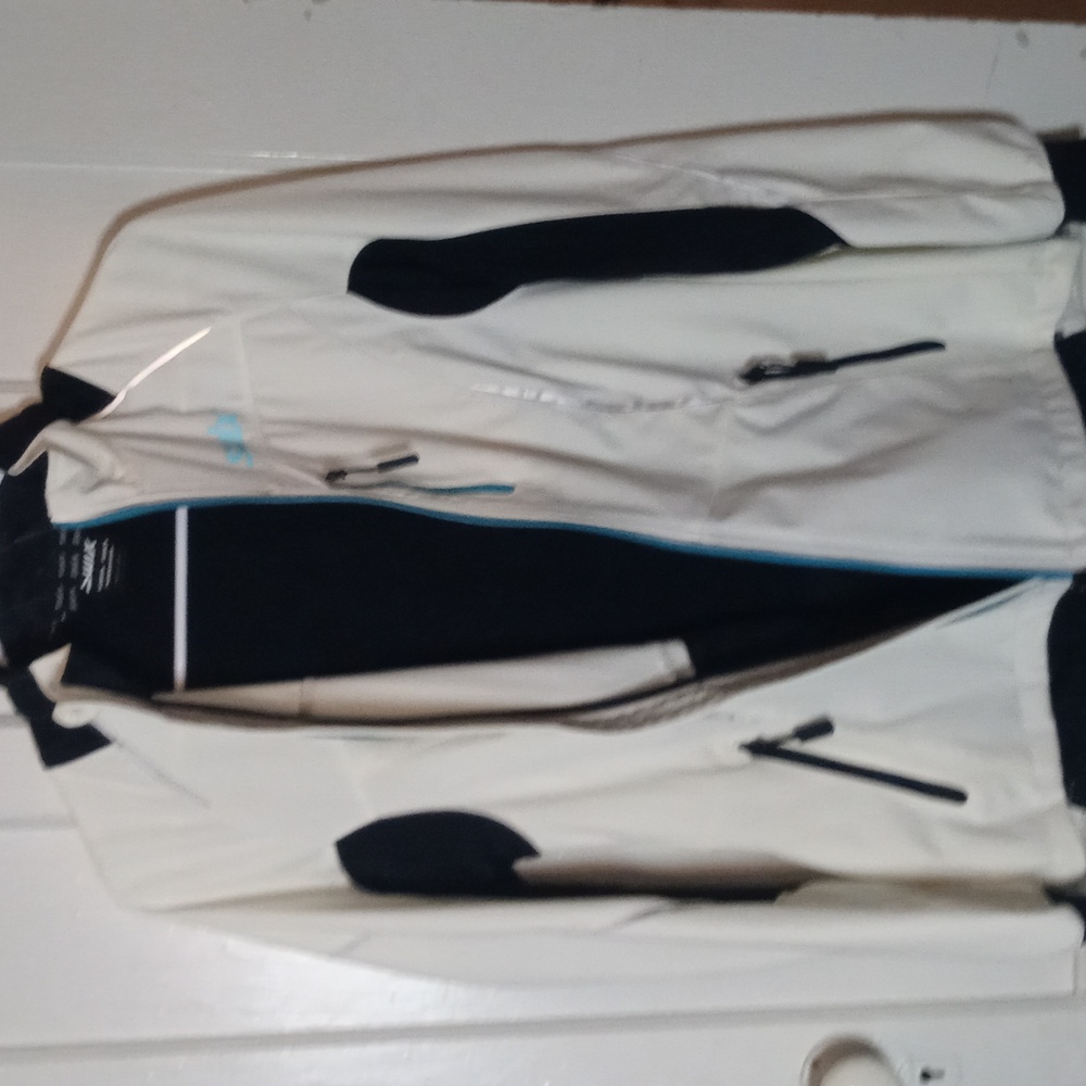 Swix Women’s White Softshell Jacket with Black Accents - Picture 12 of 12
